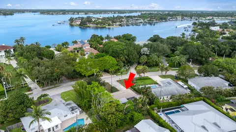View/Area - 201 W Riverside Dr, Jupiter, FL 33469 photo 2 of 6