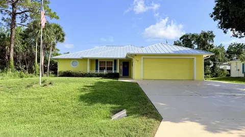 110 Redgrave Dr, Sebastian, FL 32958
