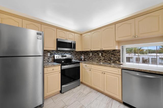 483 N Pine Island Rd #C304, Plantation, FL 33324