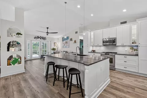 Kitchen - 252 Coconut Pt, Jupiter, FL 33458 photo 3 of 8