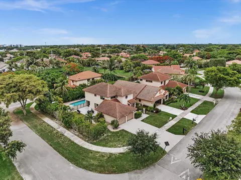 3971 NW 5th Dr, Deerfield Beach, FL 33442