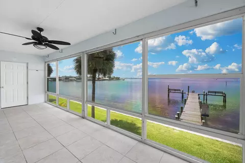 1153 Bayshore Dr #205, Fort Pierce, FL 34949