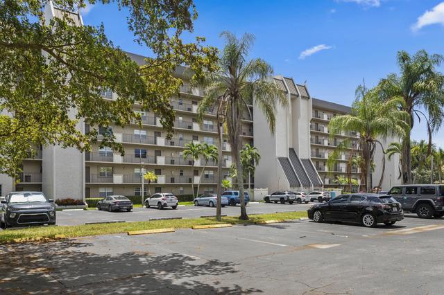 3150 W Rolling Hills Cir #704, Davie, FL 33328