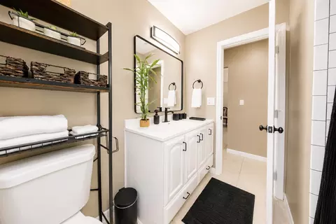 Bath - 17285 Sapp Pl, Jupiter, FL 33458 photo 1 of 5