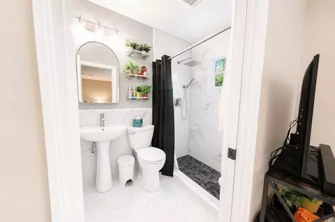 Bath - 17285 Sapp Pl, Jupiter, FL 33458 photo 4 of 5