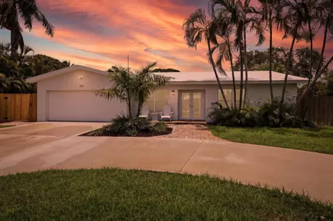 701 SW 27th Pl, Boynton Beach, FL 33435