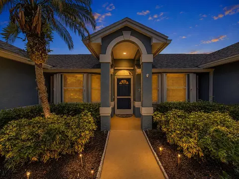 371 NW Sherry Ln, Port Saint Lucie, FL 34986