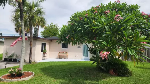 1411 W River Dr, Margate, FL 33063