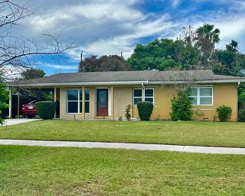 179 SE Soneto Ct, Port Saint Lucie, FL 34983