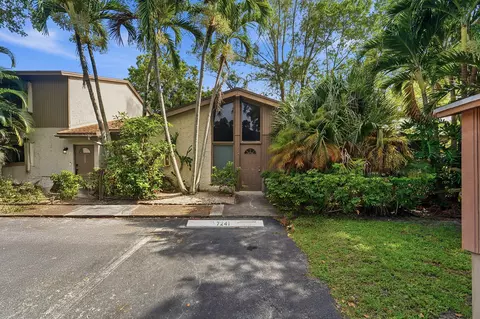 7241 W Sunrise Blvd, Plantation, FL 33313