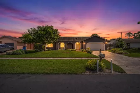 223 Bobwhite Rd, Royal Palm Beach, FL 33411