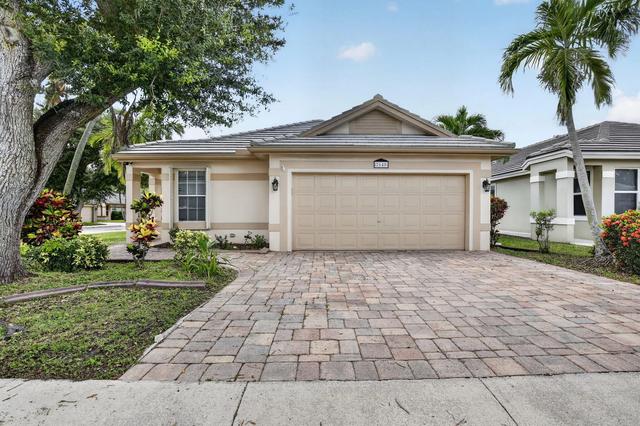 2640 Millwood Ct, Davie, FL 33328