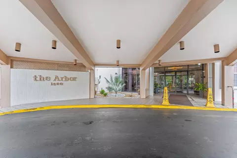 1400 Saint Charles Pl #616, Pembroke Pines, FL 33026