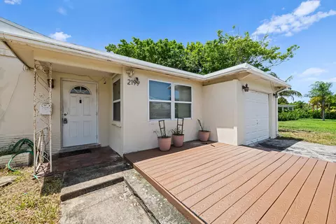 2199 NE 5th Ave, Boca Raton, FL 33431