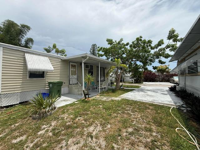 42 Palm Dr #42, Palm Springs, FL 33461