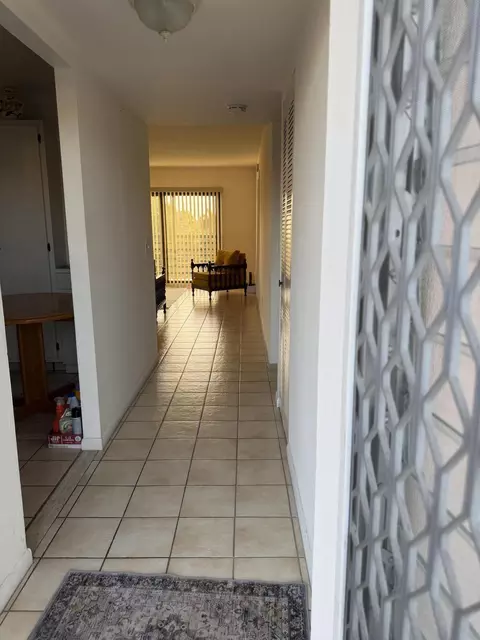10442 Sunrise Lakes Blvd #210, Sunrise, FL 33322