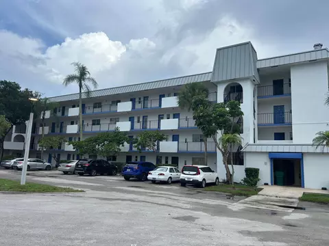 6100 S Falls Cir Dr #105, Lauderhill, FL 33319