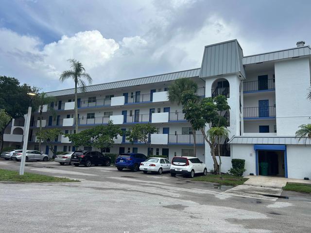 6100 S Falls Cir Dr #105, Lauderhill, FL 33319