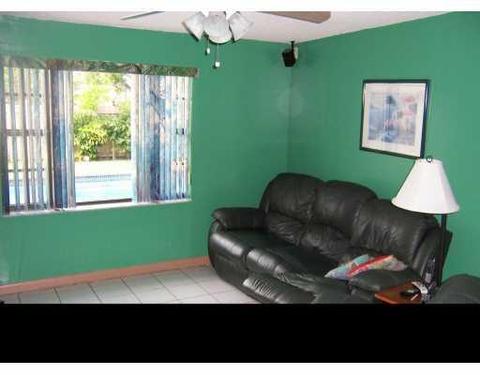 Undisclosed, Miami, FL 33155 photo 5