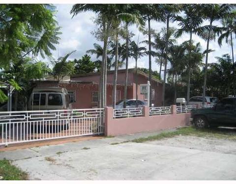 229 W 44 St, Hialeah, FL 33012 photo 1