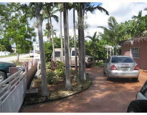 229 W 44 St, Hialeah, FL 33012 photo 2
