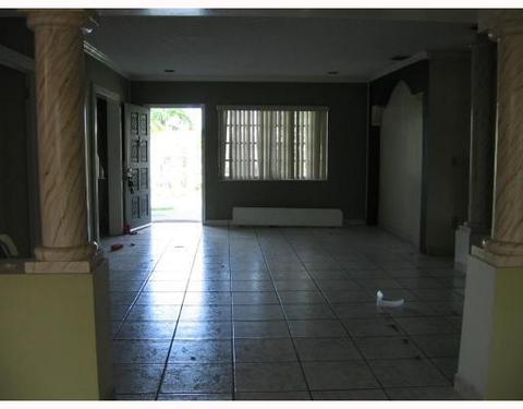 6380 W 14 Ave, Hialeah, FL 33012 photo 2