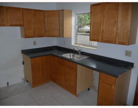 650 W 35 St, Hialeah, FL 33012 photo 6