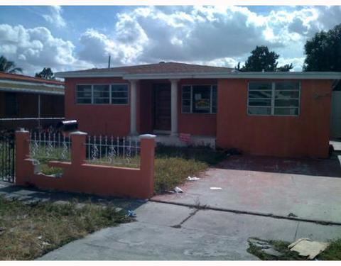 650 W 35 St, Hialeah, FL 33012 photo 1