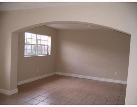 Undisclosed, Miami, FL 33175 photo 4