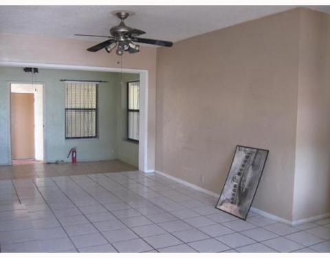 591 E 32 St, Hialeah, FL 33013 photo 2