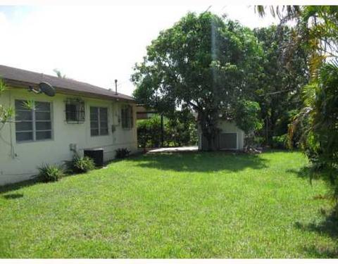 591 E 32 St, Hialeah, FL 33013 photo 5