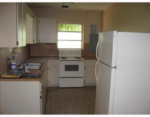 591 E 32 St, Hialeah, FL 33013 photo 4
