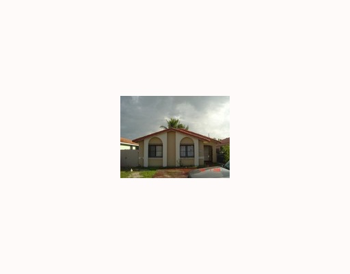 2908 W 68 Pl, Hialeah, FL 33016 photo 1