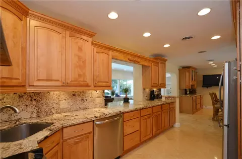 2865 NE 35th St, Lighthouse Point, FL 33064 photo 8
