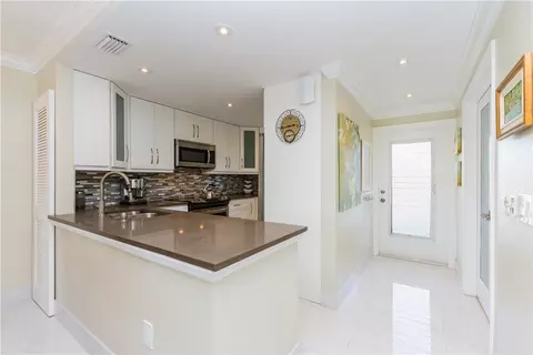 700 Pine Dr #103, Pompano Beach, FL 33060 photo 7