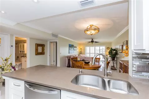 700 Pine Dr #103, Pompano Beach, FL 33060 photo 9