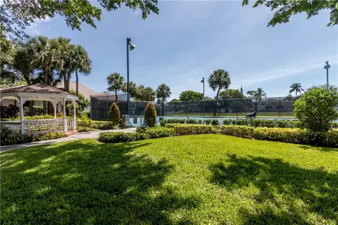 2850 Hampton Cir E, Delray Beach, FL 33445 photo 28