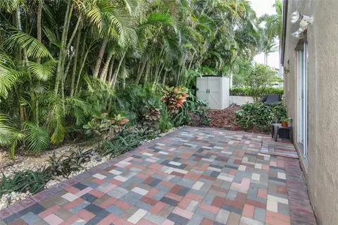 2910 E Sable Cir, Margate, FL 33063 photo 23