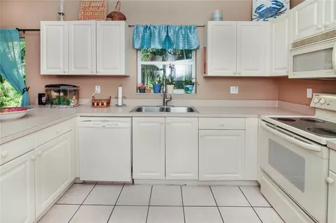 2910 E Sable Cir, Margate, FL 33063 photo 9
