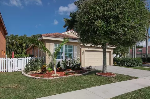 2910 E Sable Cir, Margate, FL 33063 photo 1