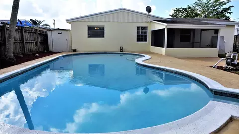 6911 SW 26th Ct, Miramar, FL 33023 photo 2