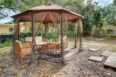 626 NE 3rd Ave, Pompano Beach, FL 33060 photo 23