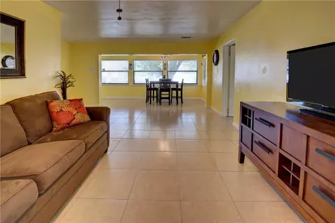 626 NE 3rd Ave, Pompano Beach, FL 33060 photo 2