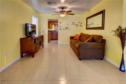 626 NE 3rd Ave, Pompano Beach, FL 33060 photo 4
