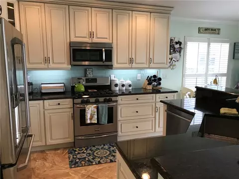 937 SE Westminster Pl, Stuart, FL 34997 photo 4