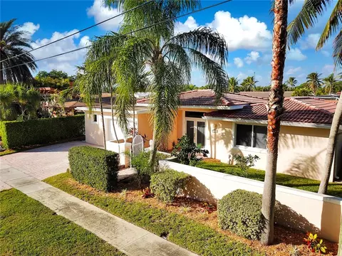 131 SE 9th Ct, Pompano Beach, FL 33060 photo 2