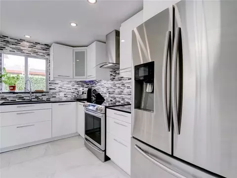 131 SE 9th Ct, Pompano Beach, FL 33060 photo 40