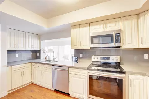 324 Villa Dr, Atlantis, FL 33462 photo 3