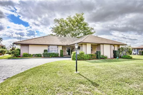 324 Villa Dr, Atlantis, FL 33462 photo 1