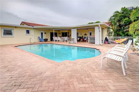 960 SW 15th St, Boca Raton, FL 33486 photo 4